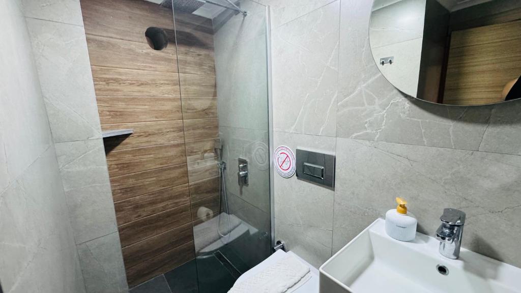 A bathroom at Tomsan Suites & Villas Akyaka