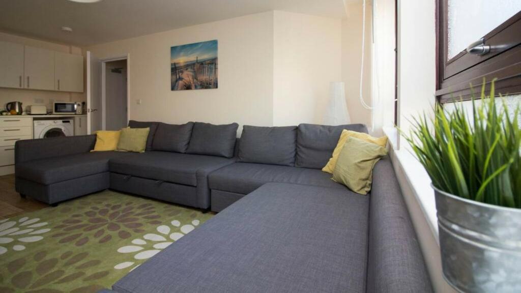 Χώρος καθιστικού στο StayZo Stylish Accommodation in Southampton 10