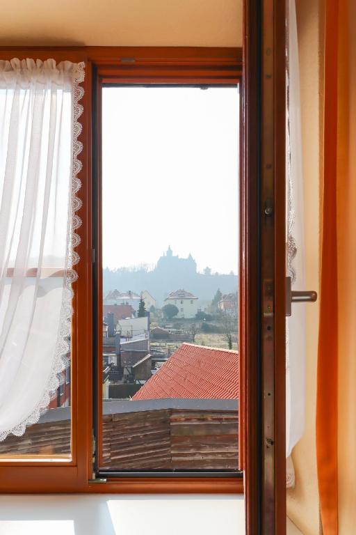 Nespecifikovaný výhled na hory nebo výhled na hory při pohledu z hotelu