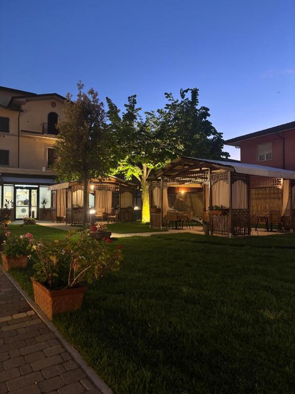 A garden outside Hotel Virginia