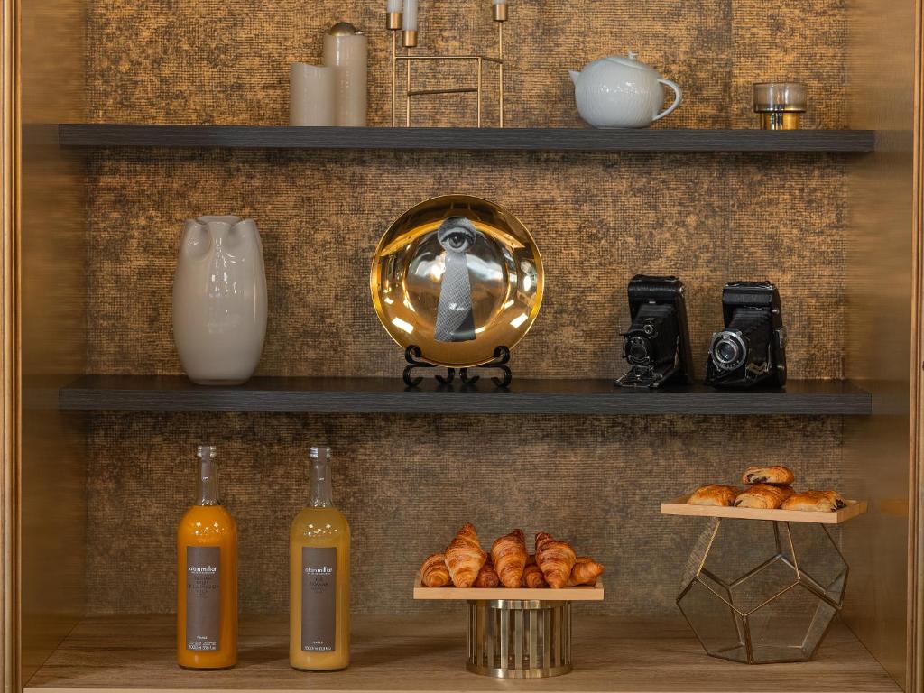 Niepce Paris, Curio Collection By Hilton - Resim 23