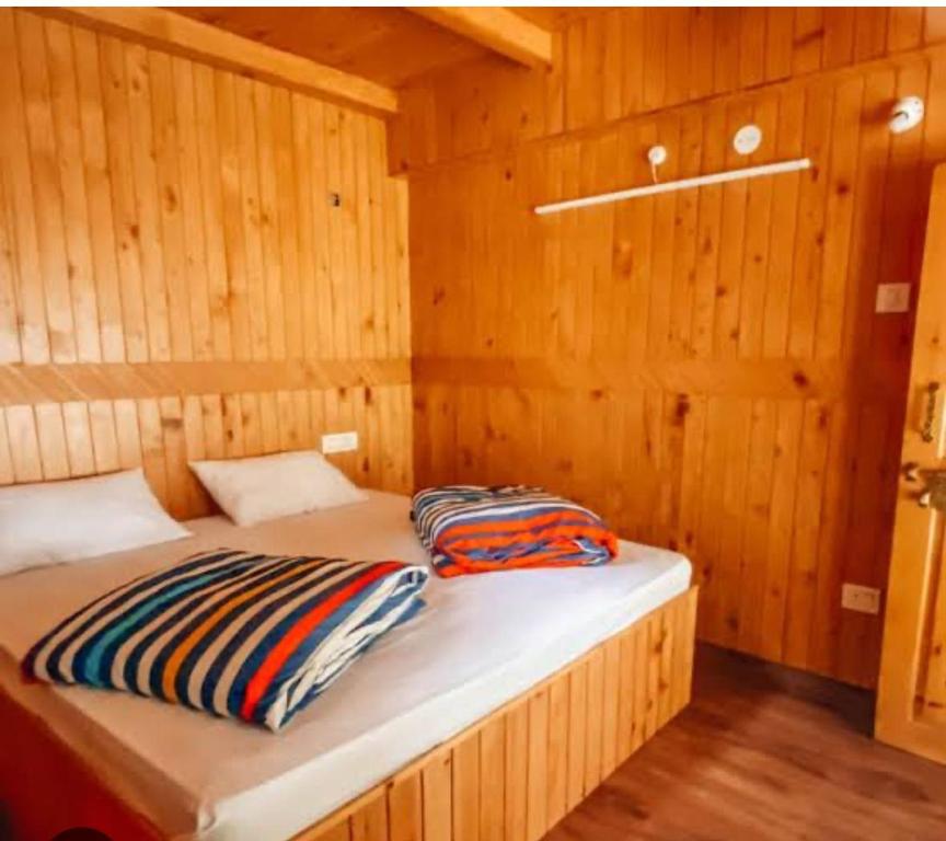 Postel nebo postele na pokoji v ubytování Juffar view fort