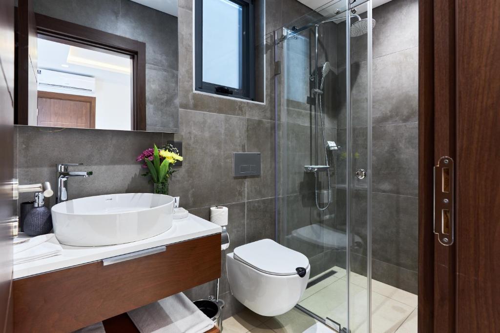 The Pelican Hotel Cantonments Accra photo