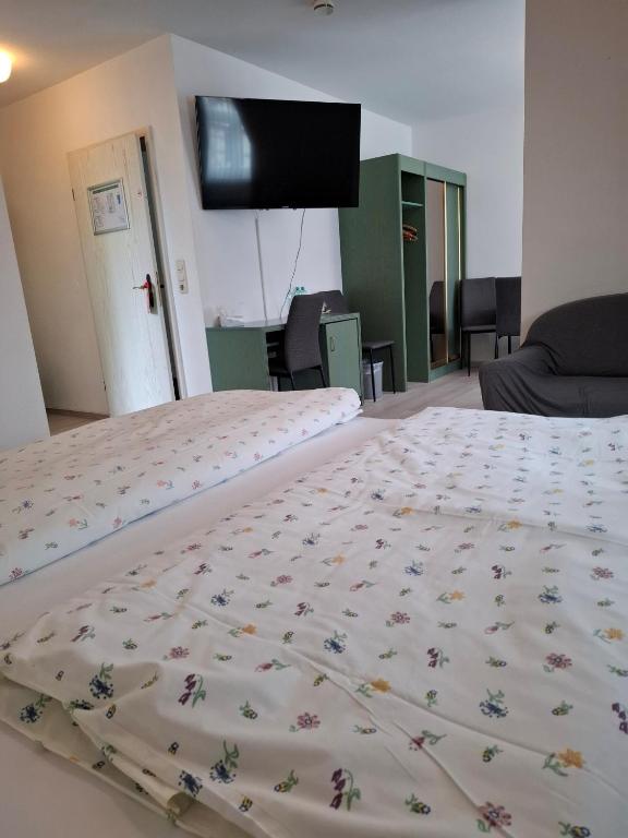 Landhotel Solmser Hof - Triple Room