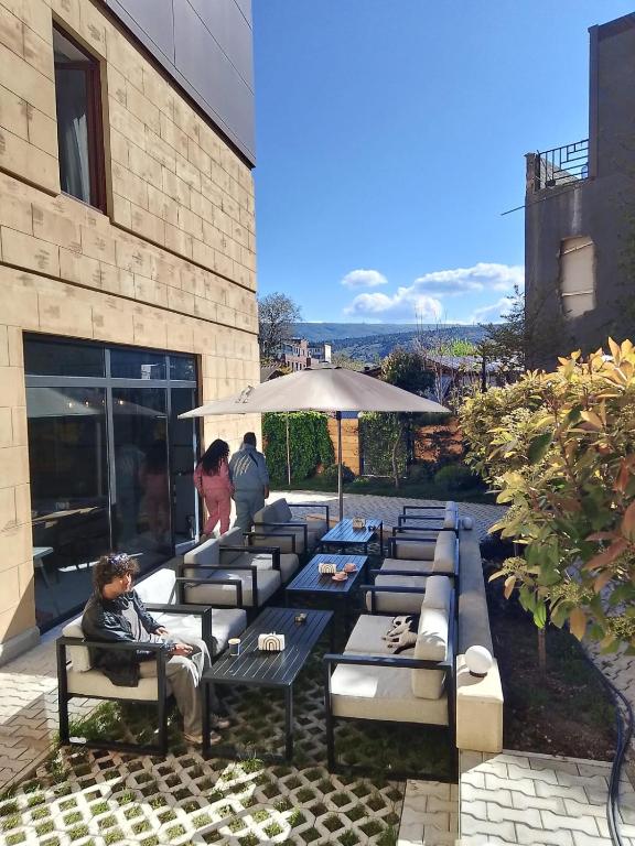 Nespecifikovaný výhled na hory nebo výhled na hory při pohledu z hotelu