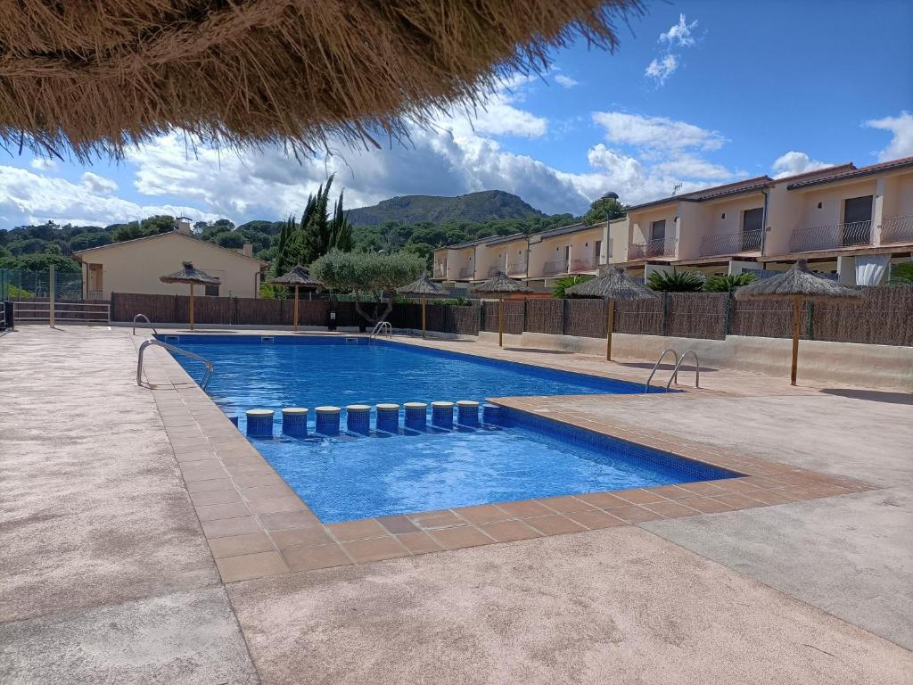 Bazén v ubytovaní Empordà Residencial alebo v jeho blízkosti