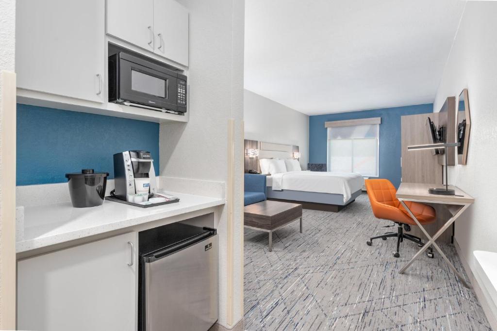 Holiday Inn Express Suites Little Rock West by IHG photo