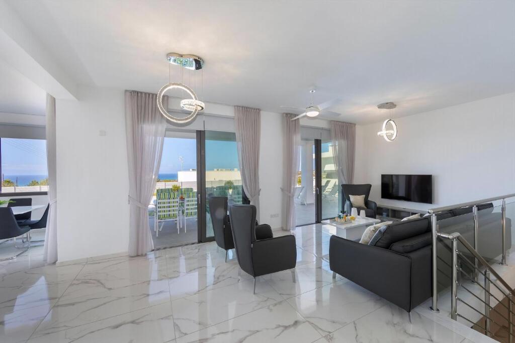 Luxury Paphos Villa Villa Adaris 5 Bedroom Villa Private Swimming Pool Sea Views