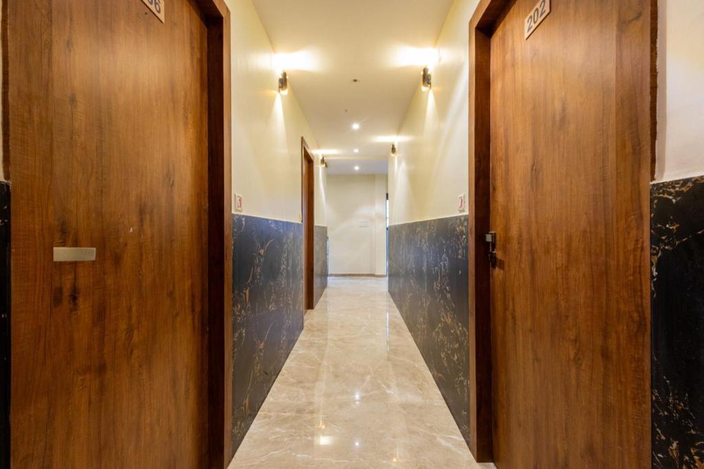 امکانات ANTLERS HOTEL Near Borivali Railway Station - تصویر ۴