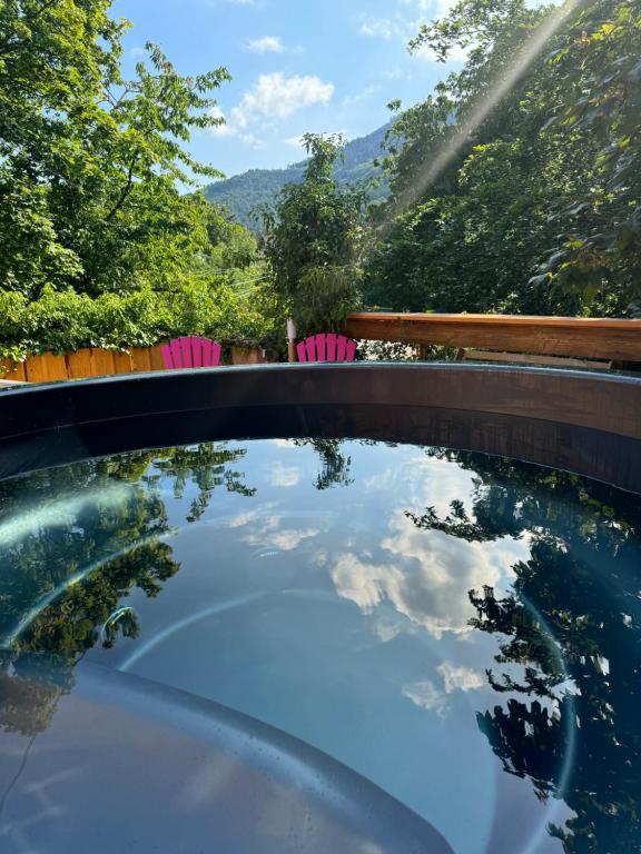 Gîte au Manoir des Sens avec bain nordique jacuzzi sur terrasse privée – photo 10