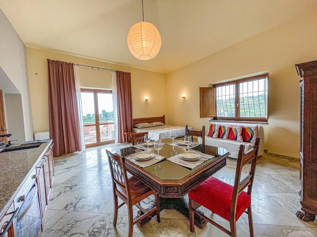Private Studio in a Villa with Pool & Parking near Rome