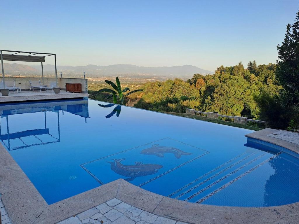 Private Studio in a Villa with Pool & Parking near Rome