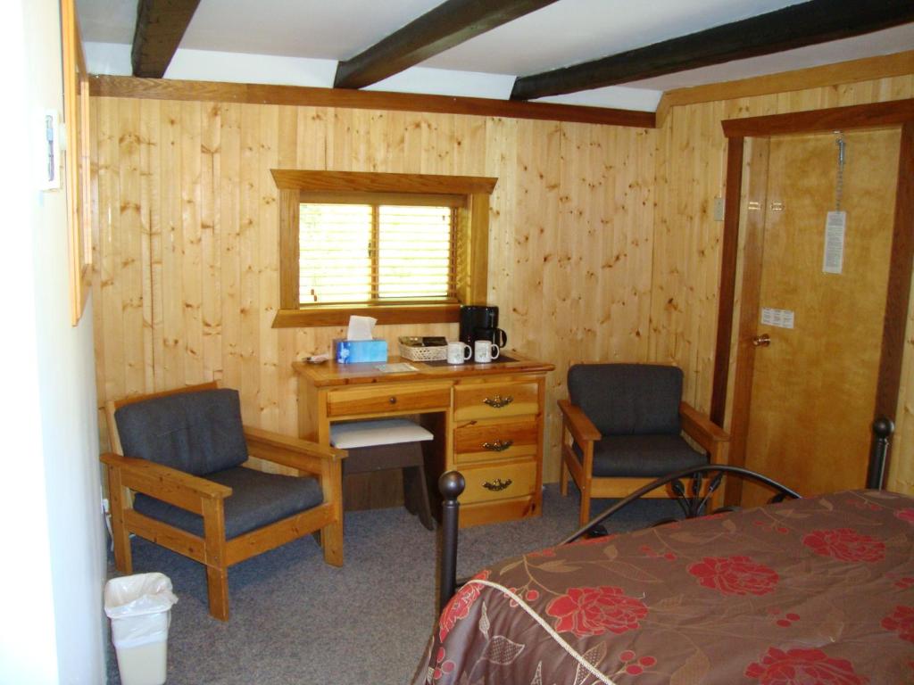 Fotografie z fotogalerie ubytování Helmcken Falls Lodge Cabin Rooms and RV Park v destinaci Clearwater