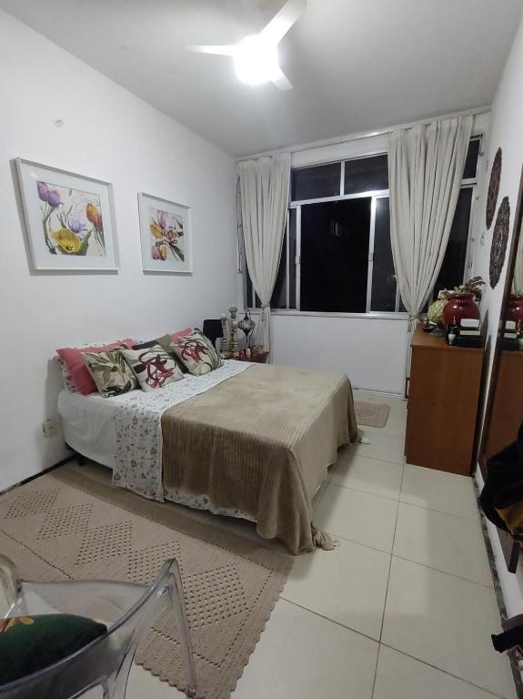 Postel nebo postele na pokoji v ubytování Best location in Ipanema RJ
