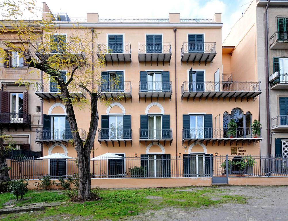 El edificio en el que está el hotel
