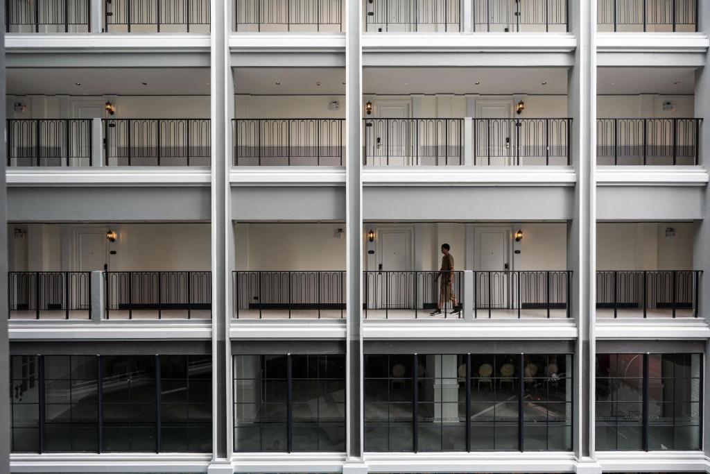 Chateau Du Village Patong - Resim 17