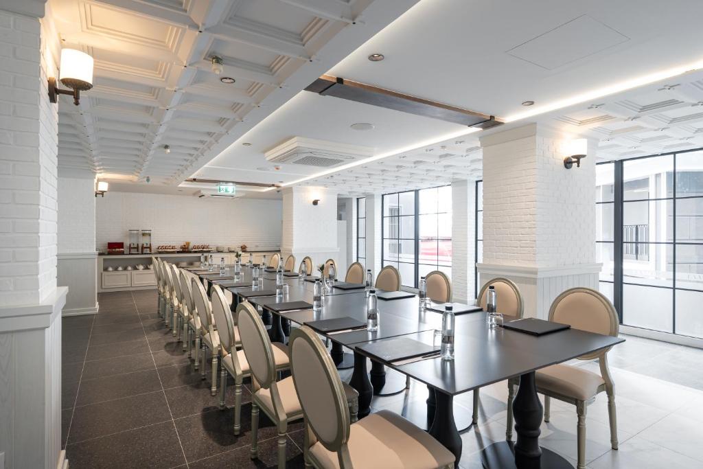 Chateau Du Village Patong - Resim 19