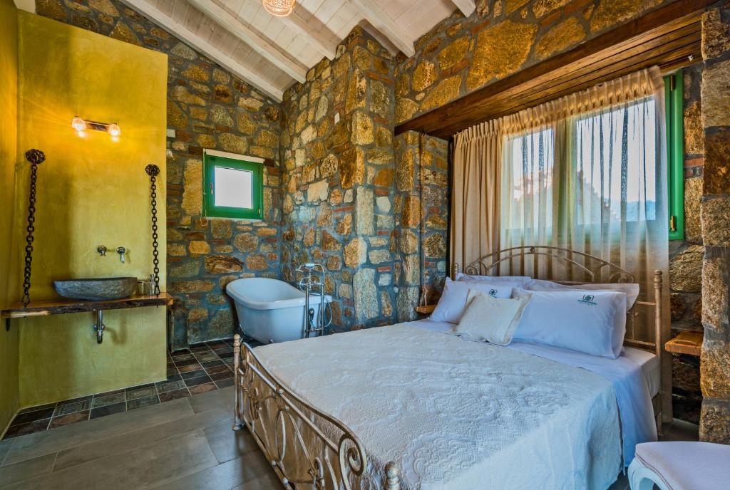 Mediterraneo Luxury Suites Halkidiki - 16