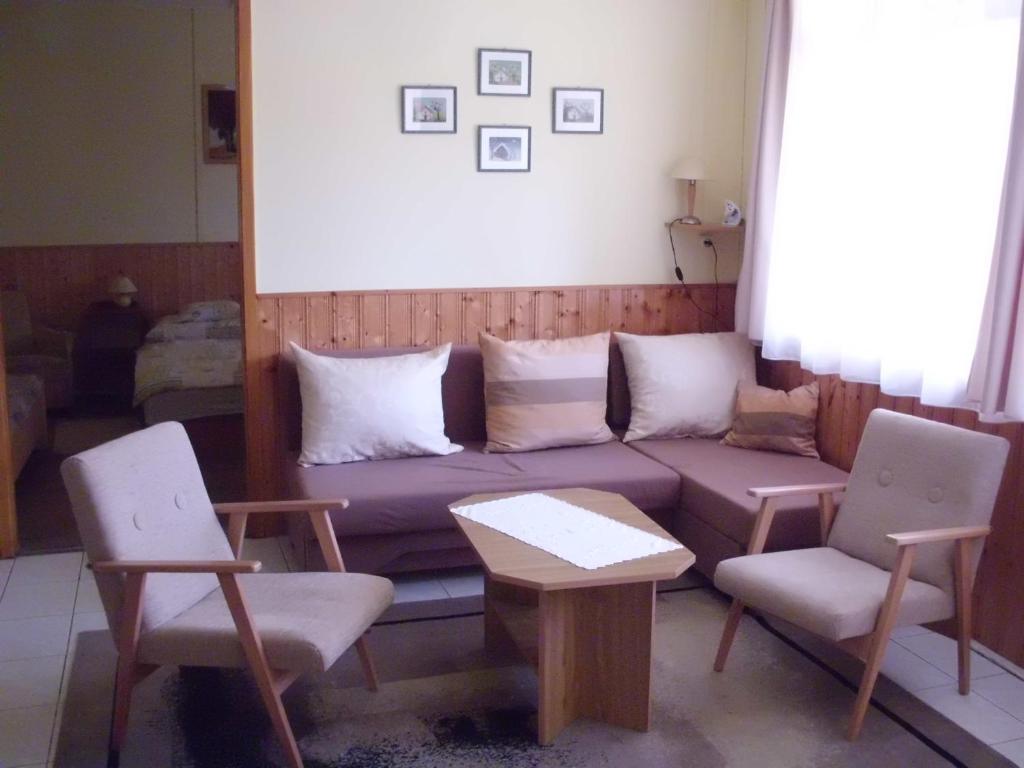 Posedenie v ubytovaní Zalakaros Panoráma Apartmanok