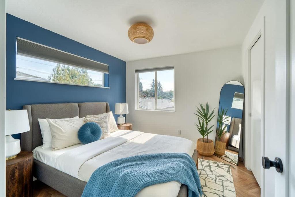 Ένα ή περισσότερα κρεβάτια σε δωμάτιο στο Stay Portland Collection - The Perfect Artist's Retreat in Woodstock