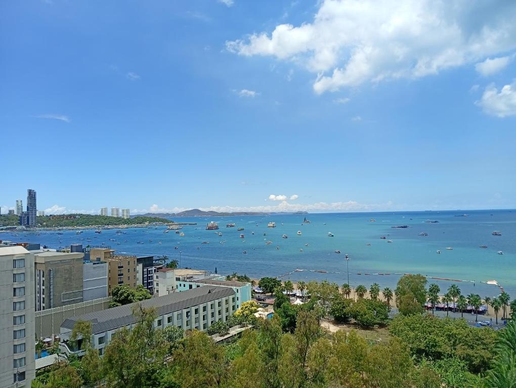 Pattaya Beach View Talay 6 by AEGEAN Suite Condo - Resim 9