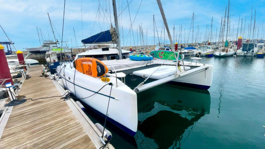 Naturlandskabet i nærheden af båden