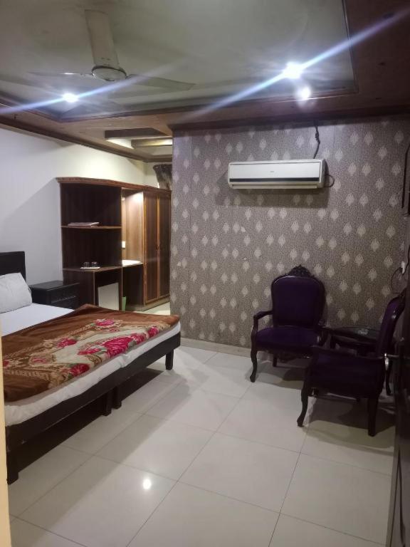 The Lords Hotel - Twin Room