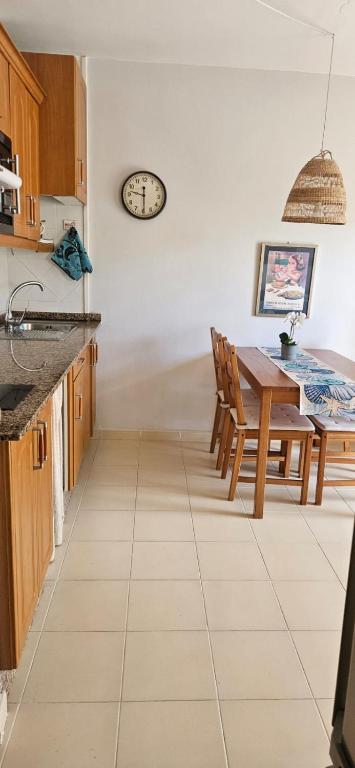 Kuchyň nebo kuchyňský kout v ubytování Los Cancajos Apartamento Acijoa