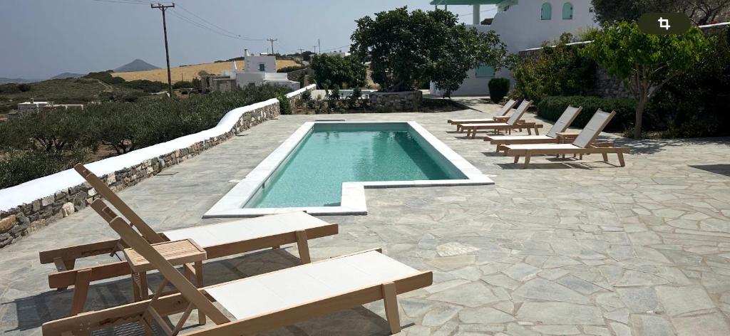 Bazén v ubytovaní Aegean Queen Villas alebo v jeho blízkosti