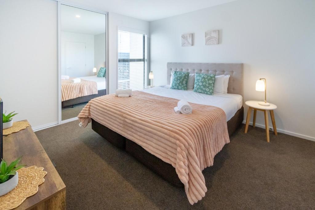 Warm and Comfy Home with Carpark near CBD - Resim 12