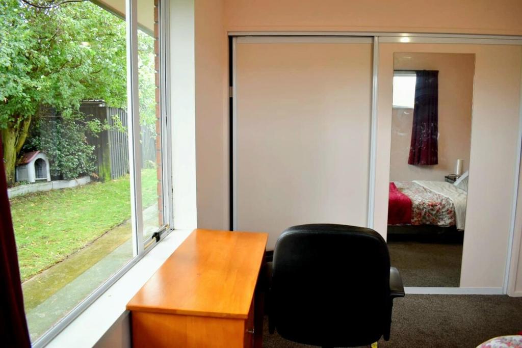 Privacy, comfort and a lot more - entire 2 bedroom house with free cycles - Resim 16