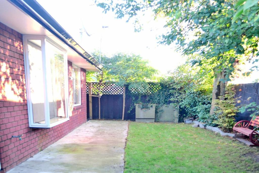 Privacy, comfort and a lot more - entire 2 bedroom house with free cycles - Resim 28