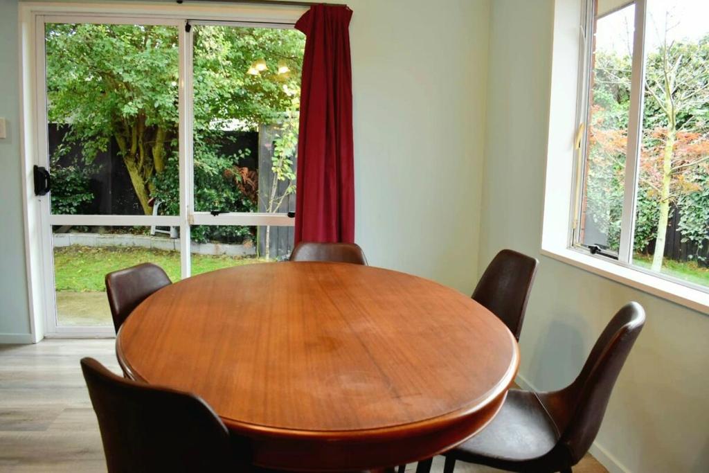 Privacy, comfort and a lot more - entire 2 bedroom house with free cycles - Resim 18