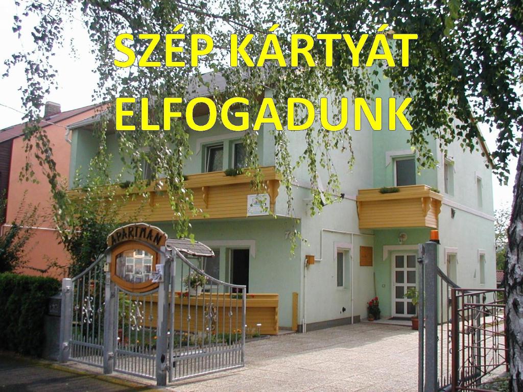 Budova, v ktorej sa apartmán nachádza