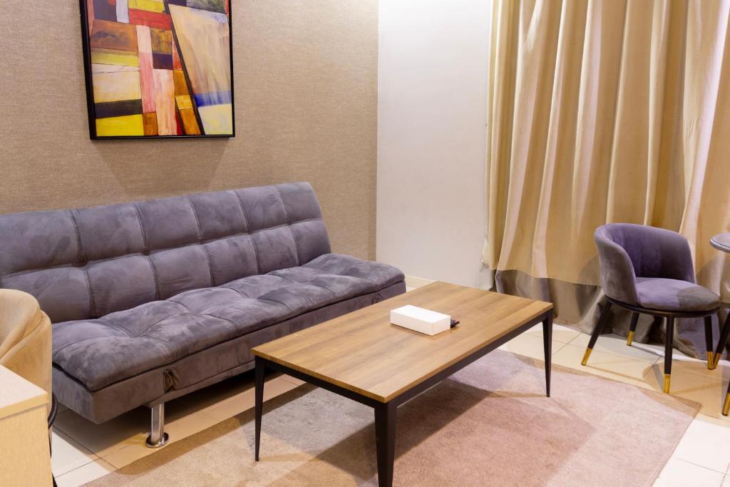 Posezení v ubytování Areen Al Naeem Served Apartments