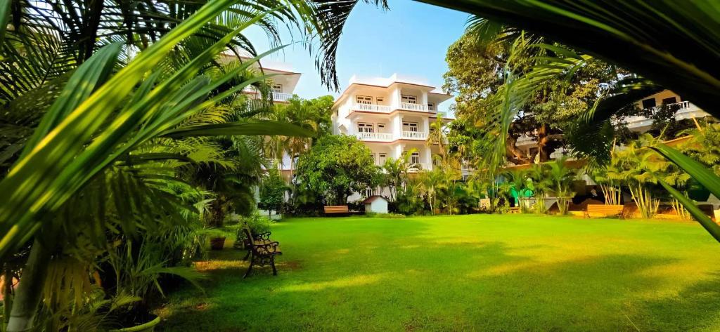 Zahrada ubytování Maashpi Hotel & Resort, Candolim