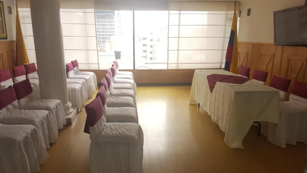 TV a/nebo společenská místnost v ubytování Hotel Inter Bogotá