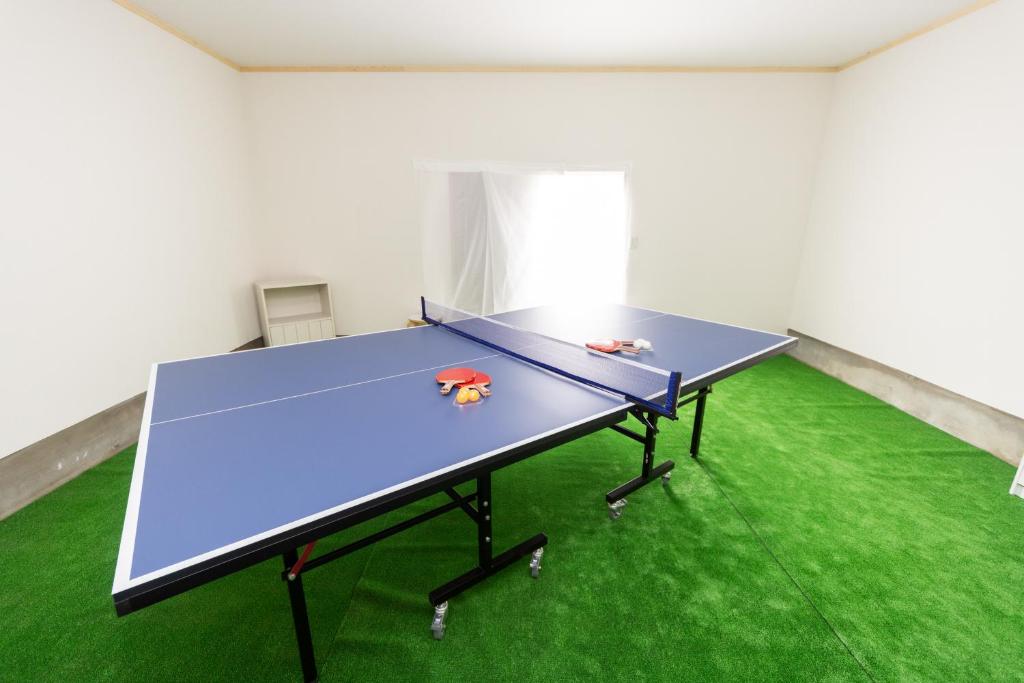 Stolní tenis v ubytování Miraie Yokkaichi Heizucho nebo okolí