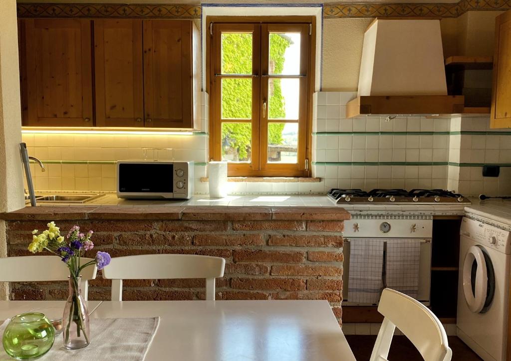 Kuchnia lub aneks kuchenny w obiekcie Agriturismo Borgo 7 Tigli - Apt 5