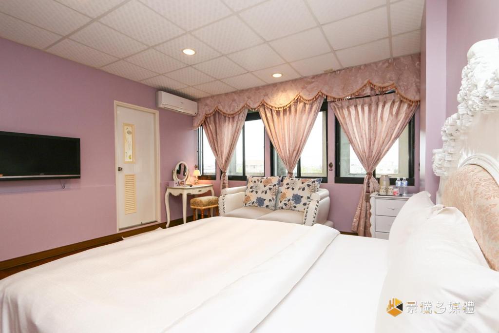 TV a/nebo společenská místnost v ubytování Pottery B&B