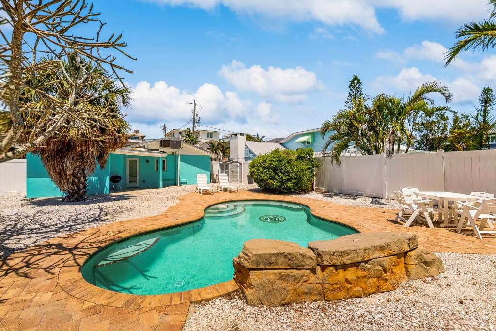 Bassein majutusasutuses Sea's The Day või selle lähedal