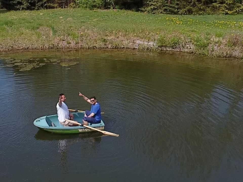 Výhled na řeku, která protéká v blízkosti penzionu