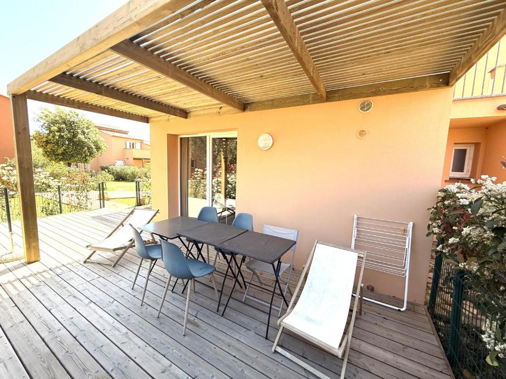 Balkón alebo terasa v ubytovaní Résidence hôtelière les hameaux de saint cyprien appartement 35 M2 1 chambre