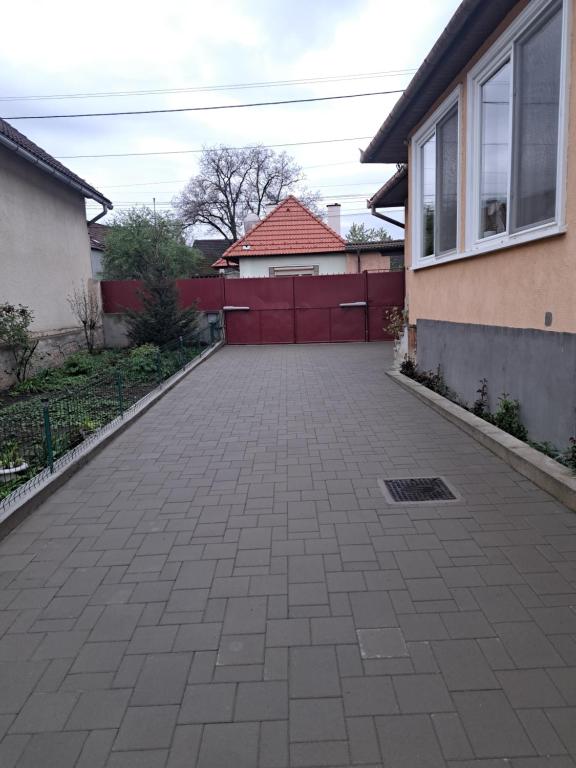 Budova, kde se prázdninový dům nachází