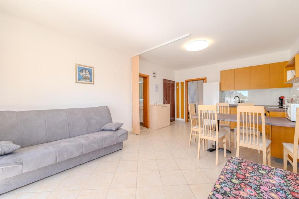 Rudi sea view apartment