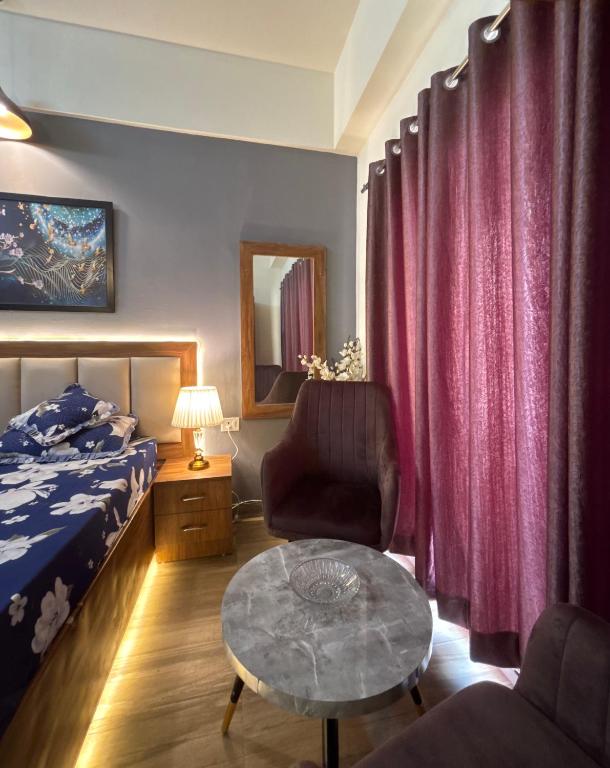 Postel nebo postele na pokoji v ubytování Urban Studio Gem