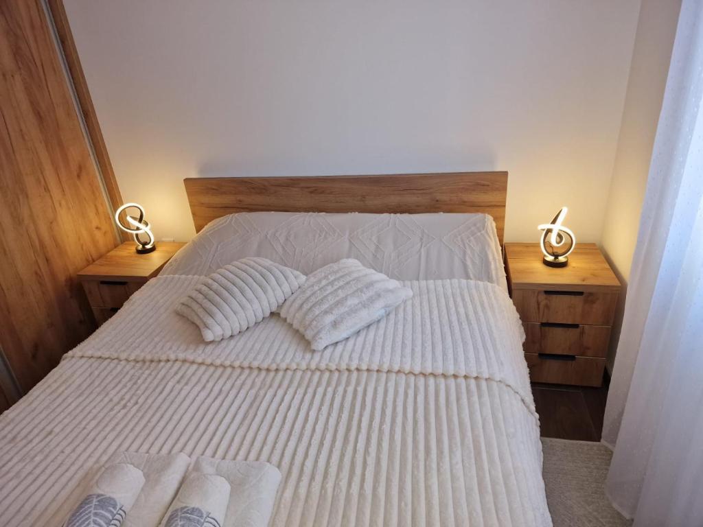 Postel nebo postele na pokoji v ubytování Apartman Miha Vrnjačka Banja