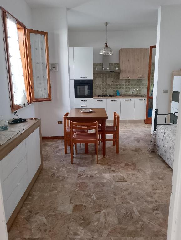 Kuchyň nebo kuchyňský kout v ubytování casa al mare kalispera