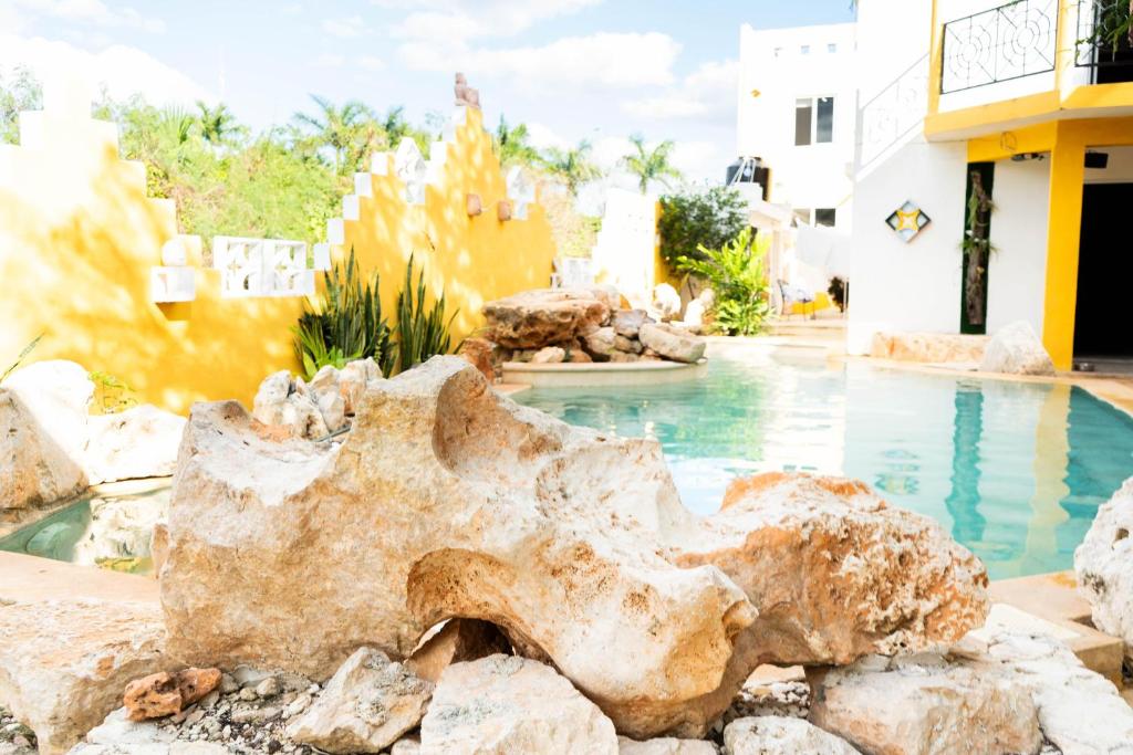 Bazén v ubytování Buenosdías Izamal nebo v jeho okolí
