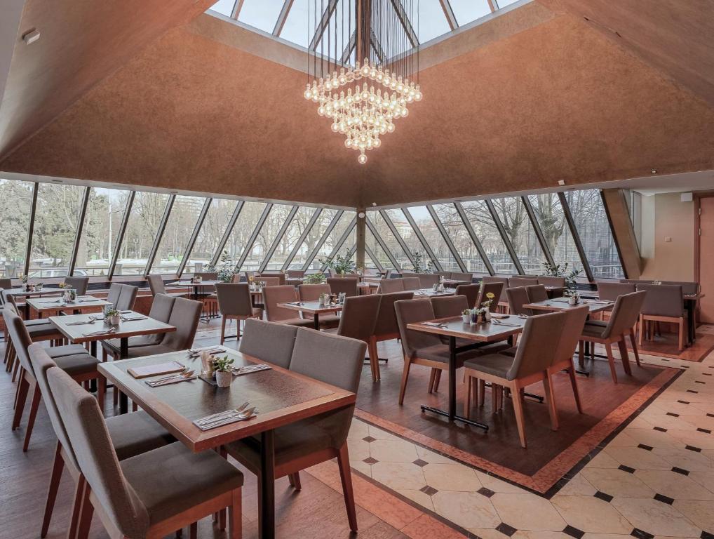 Restaurace v ubytování Radisson Blu Ridzene Hotel, Riga